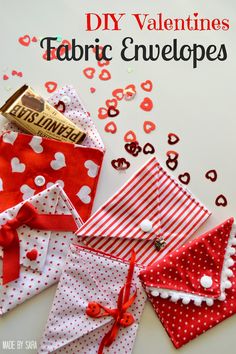 Valentine's Day Crafts with fabric: DIY Valentines Fabric Envelopes